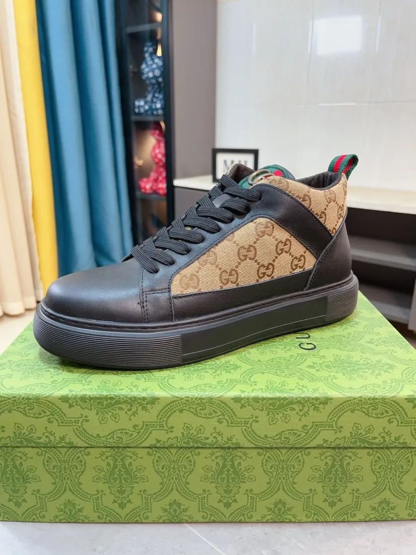 Men's shoes 💰458🌸🌸[GUCCI] Gucci's new spring and summer slip-on loafers with cartoon characters, Fendi F's low-top trendy men's shoes, 😈The upper is made of Italian 🇮🇹 imported sheep suede with Lafayette embroidered leather, full pigskin lining, original rubber non-slip outsole! The style is high-profile and elegant, and the upper is versatile and fashionable. 🇱🇾🇱🇾A large number of ready-made and reposted pictures will be sold! 38-44,
